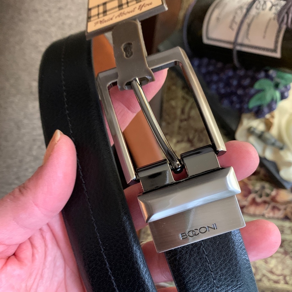 Authentic BOCONI Reversible leather buckle belt